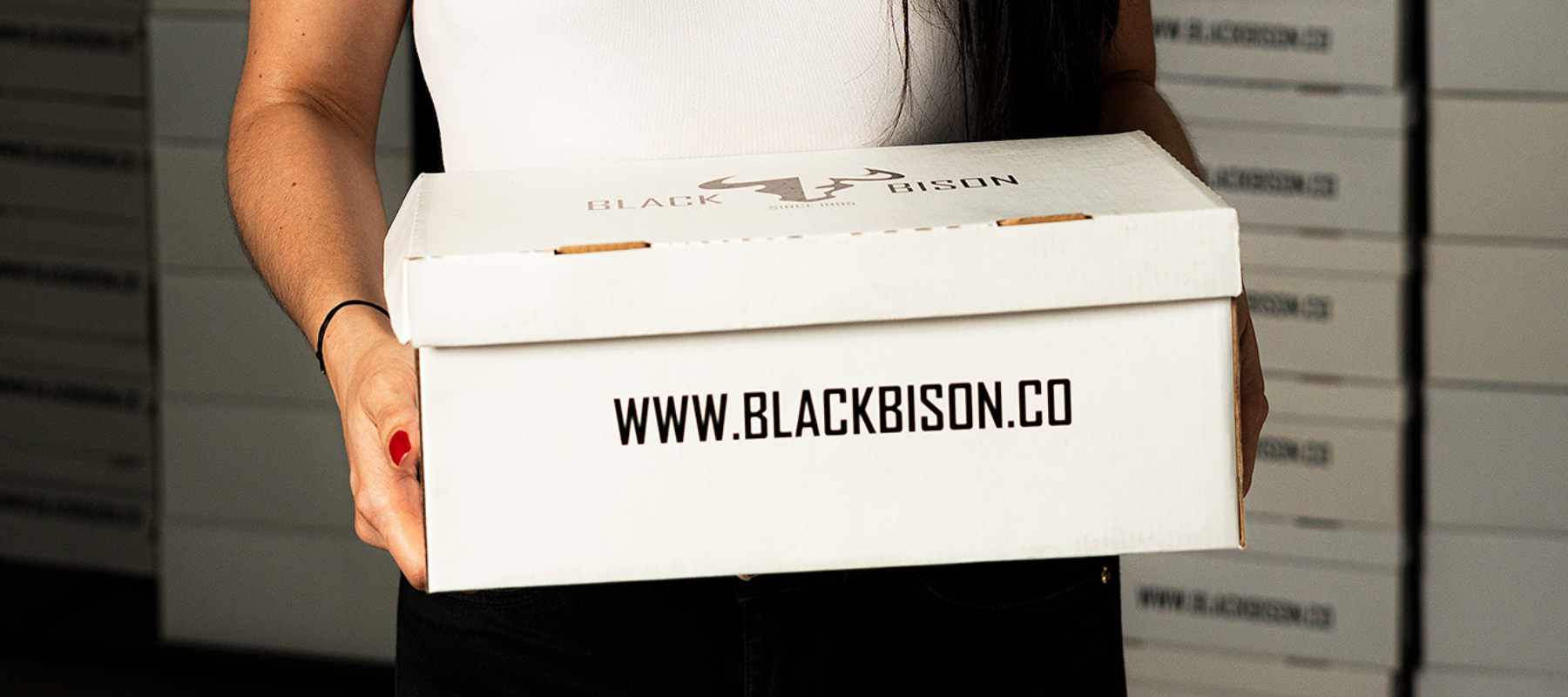 Caja blanca Black Bison