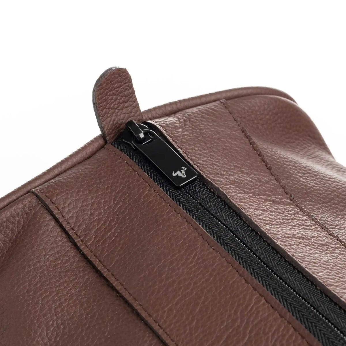 Bolso de Viaje Atlas Coñac en Cuero para Hombre detalle cierre