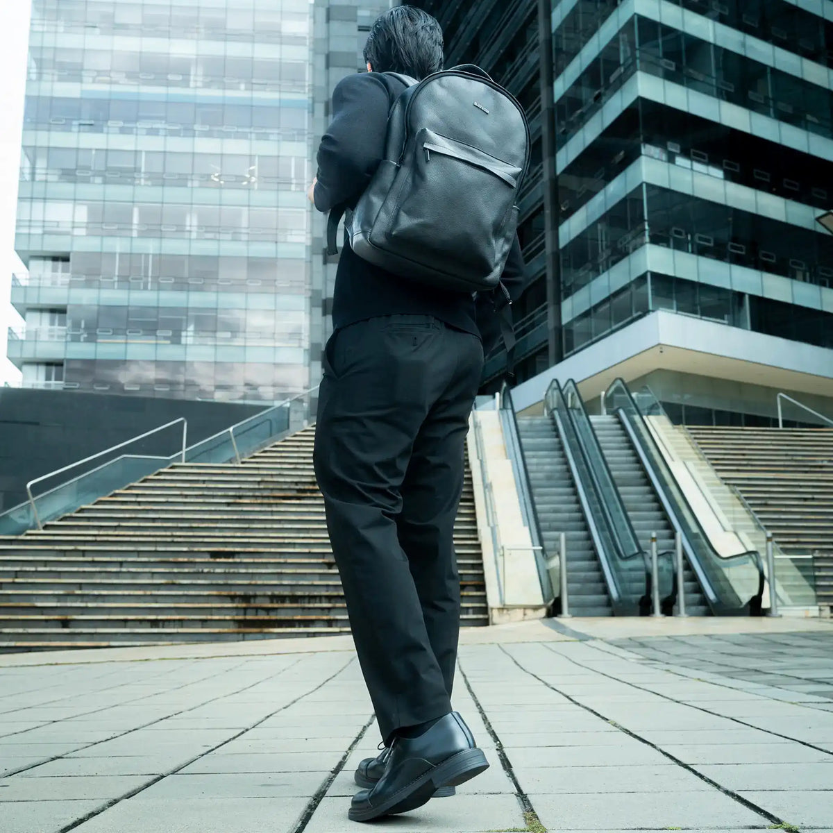 Morral Enzo Negro de Cuero para Hombre - BLACK BISON