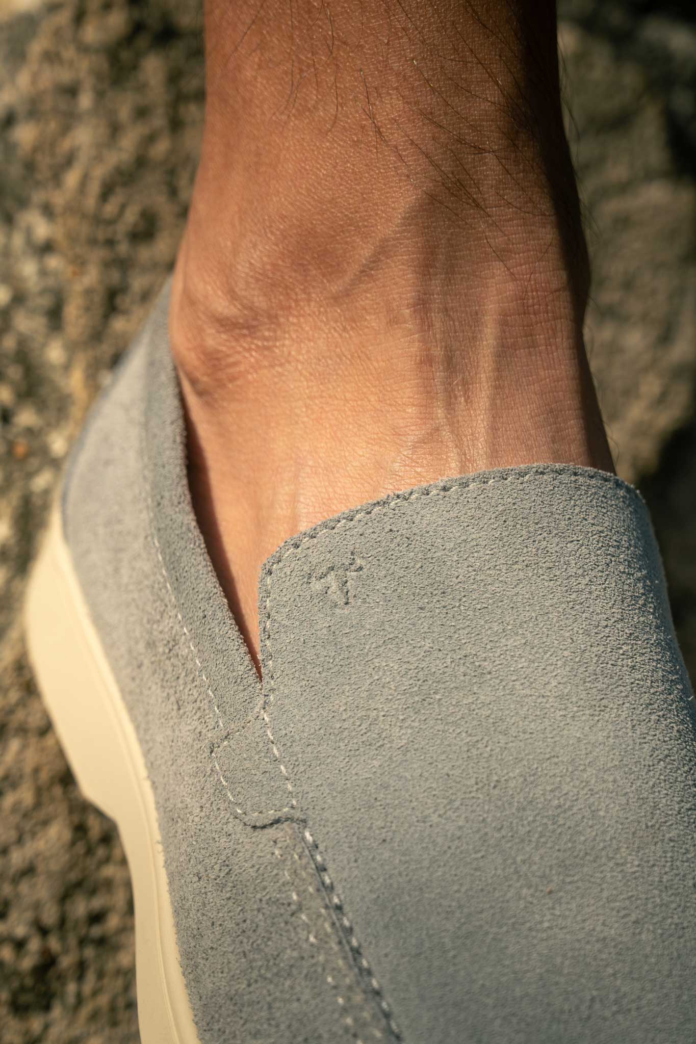 Cuero Carnaza Azul Cielo