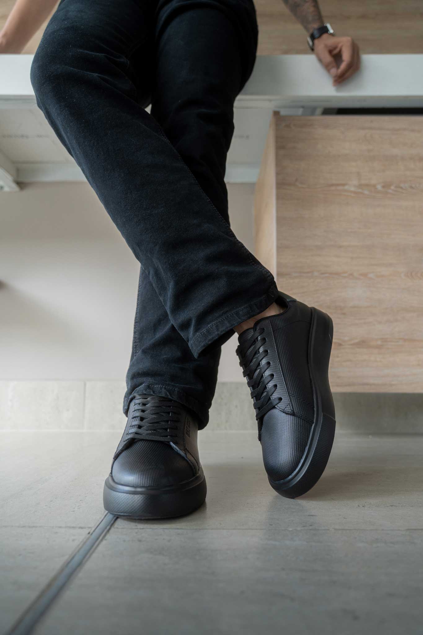 1007 calzado londres negro con talon verde