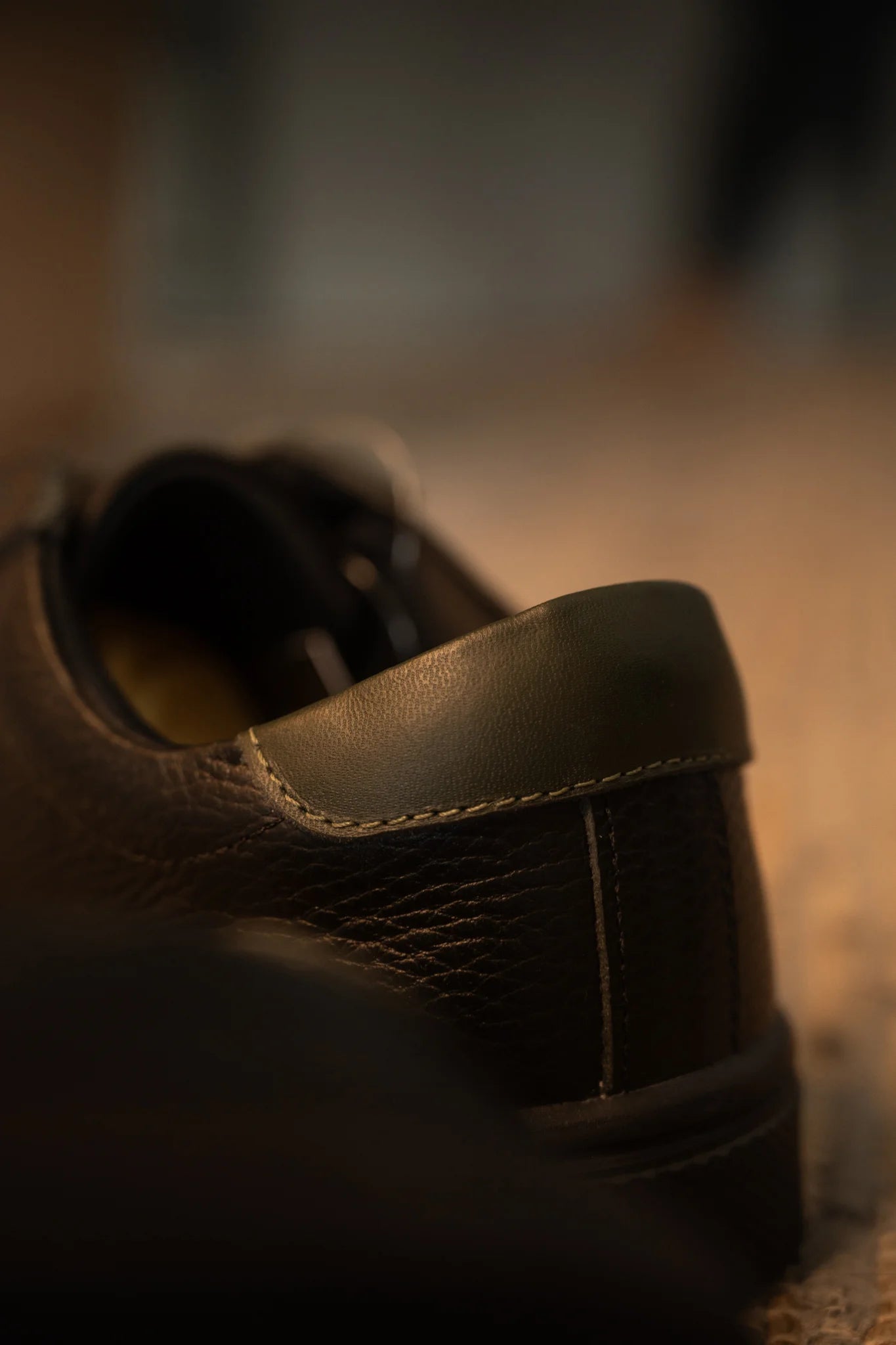 806 calzado flouther negro con talon verde militar