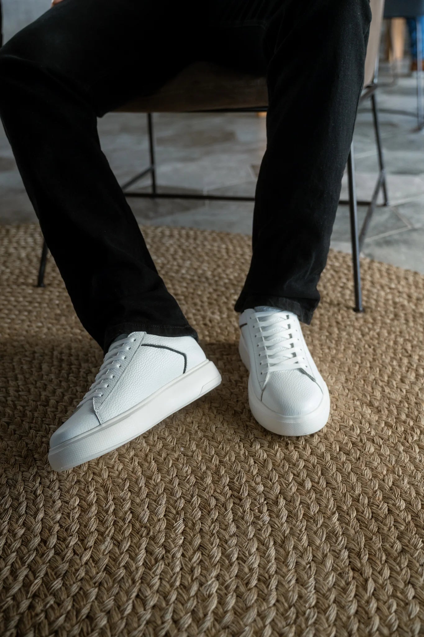 Calzado 807 blanco con detalles negros