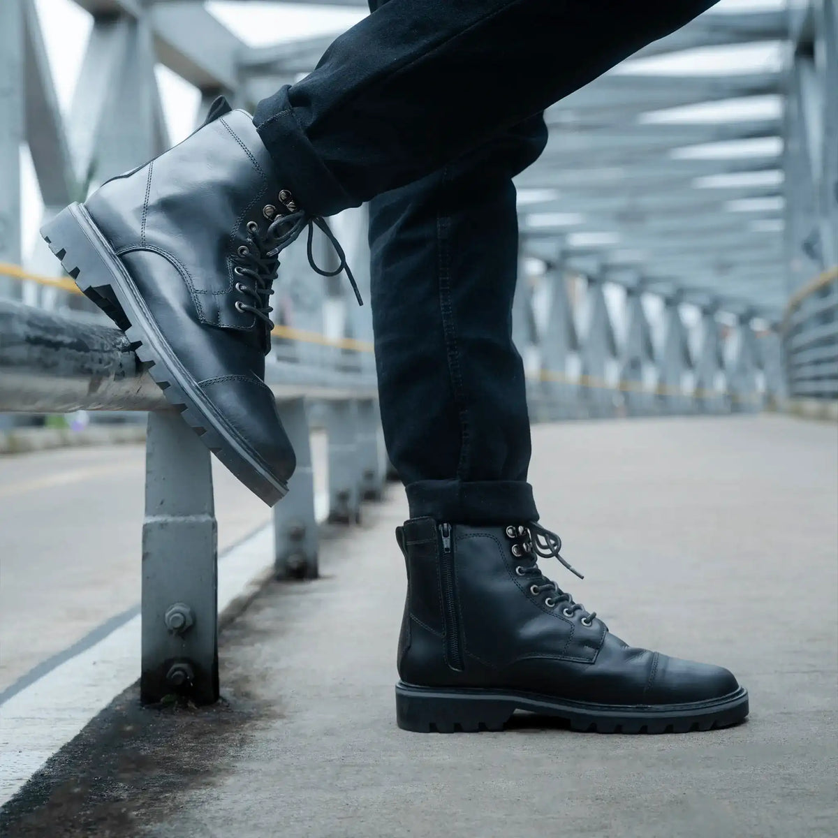 Bota Hunter Negra de Cuero para Hombre - BLACK BISON