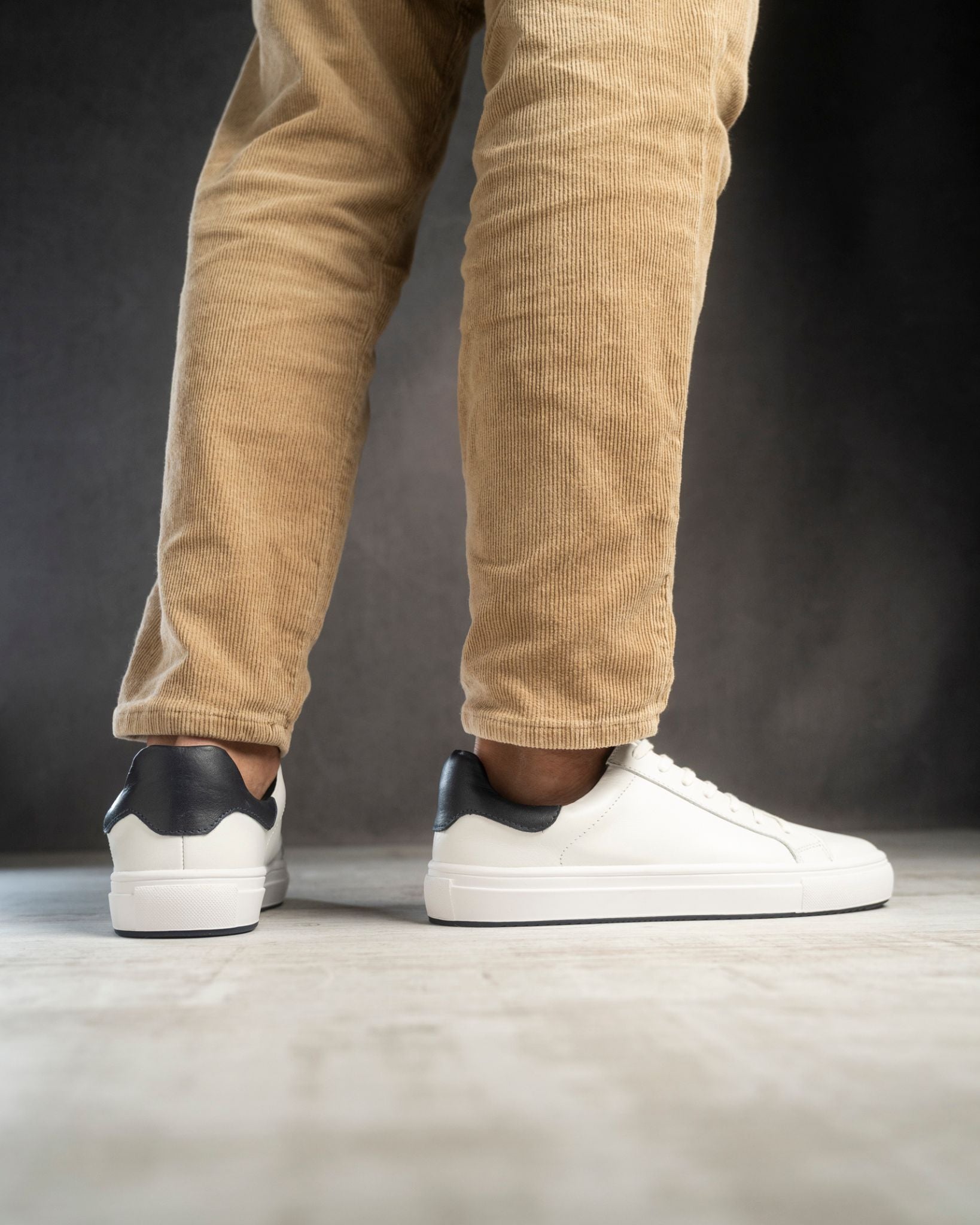 zapato valentino blanco talon azul 702