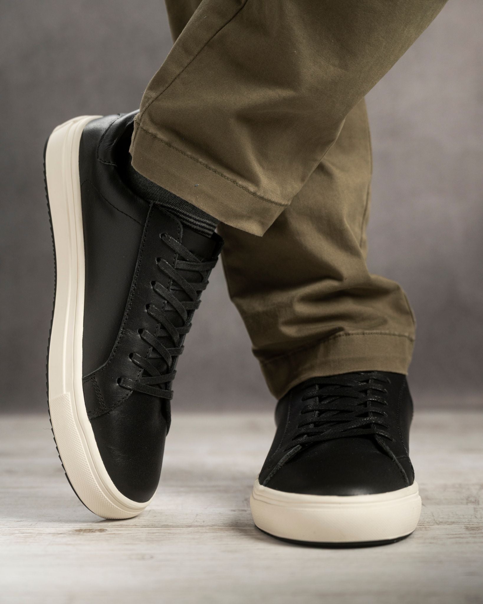 zapato valentino negro 702