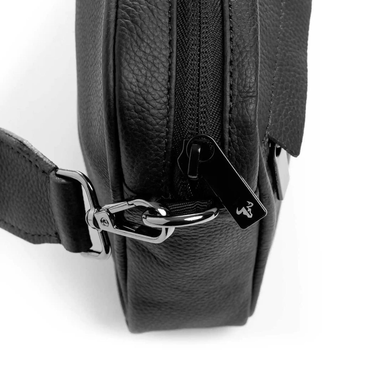 Bolso Manos Libres Neo en Cuero Negro - BLACK BISON