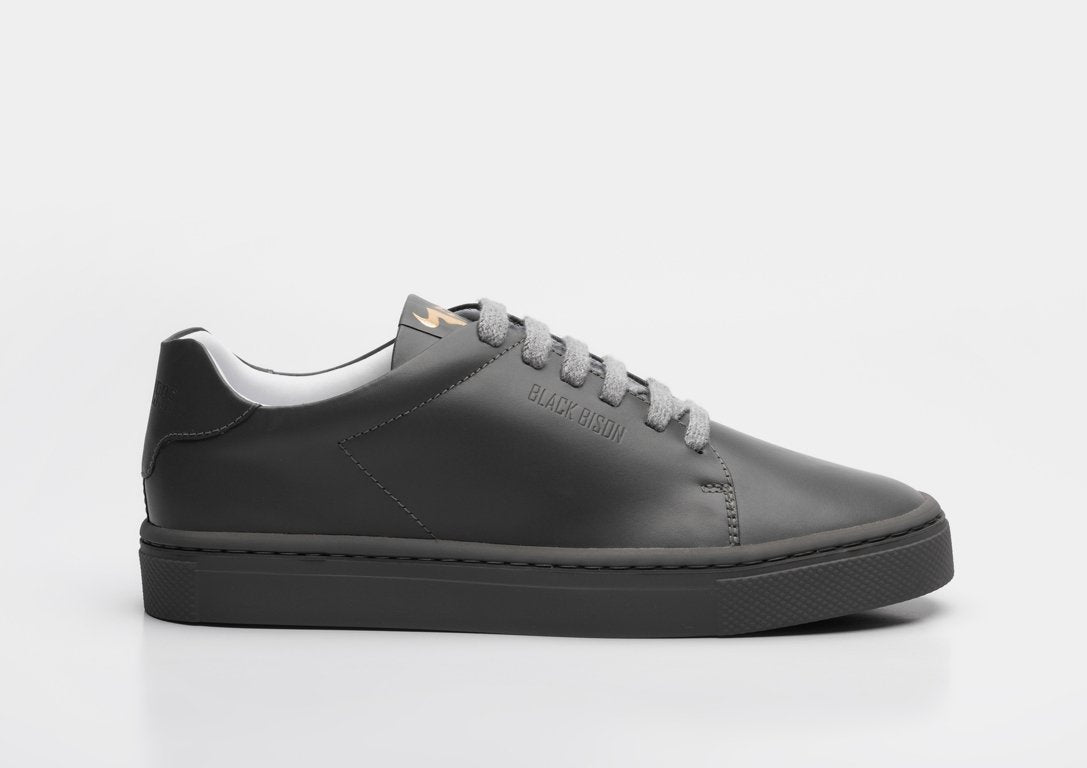 Sneakers black bison gris oscuro lateral